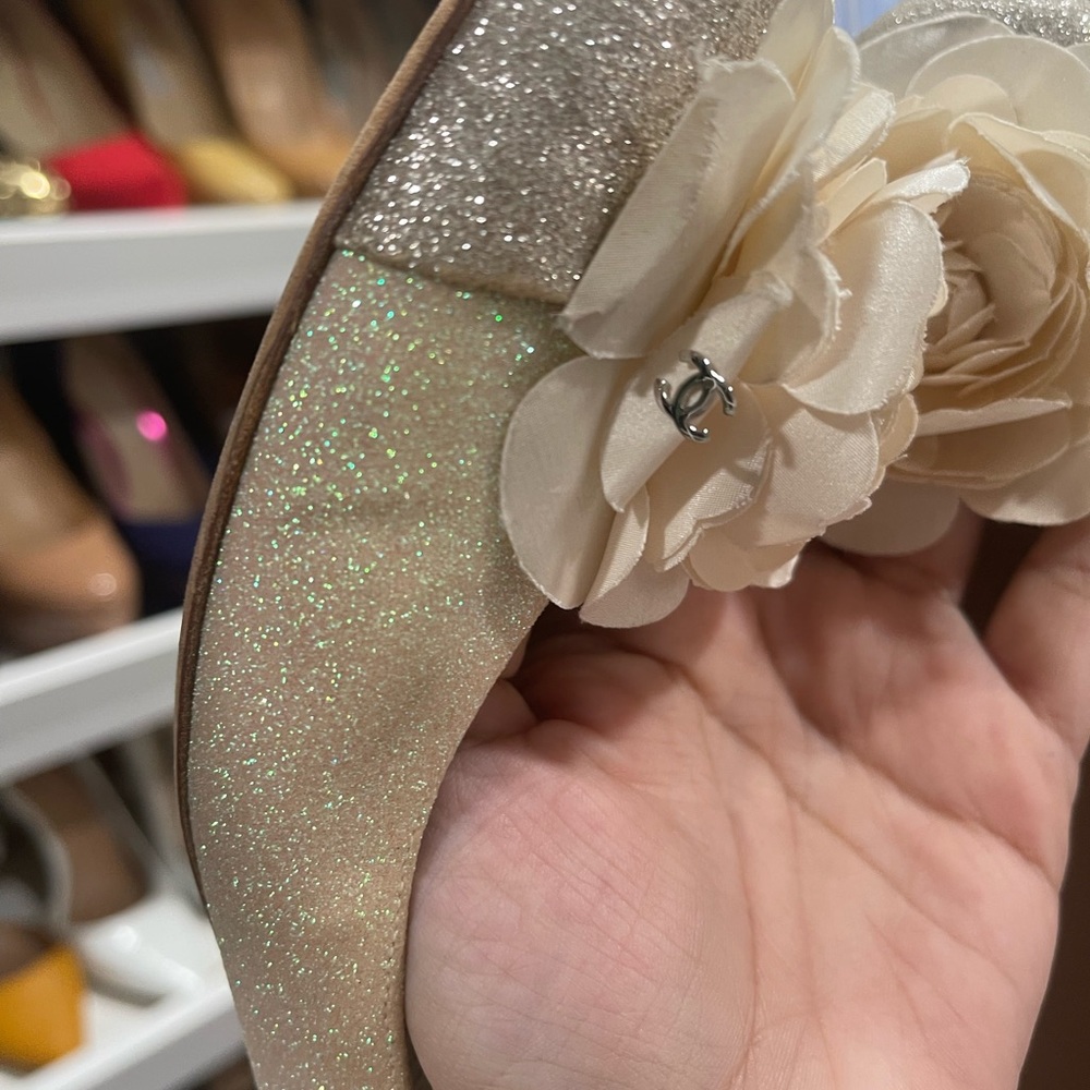 CHANEL Beige Glitter Camellia-Embellished Ballet Flats - Picture 6 of 13